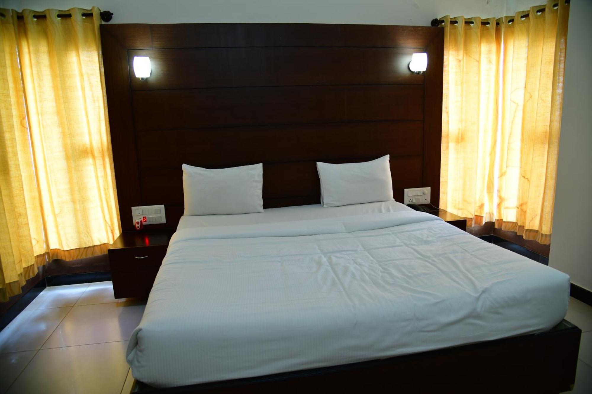 Nijaguna Resorts Chāmrājnagar Exterior foto
